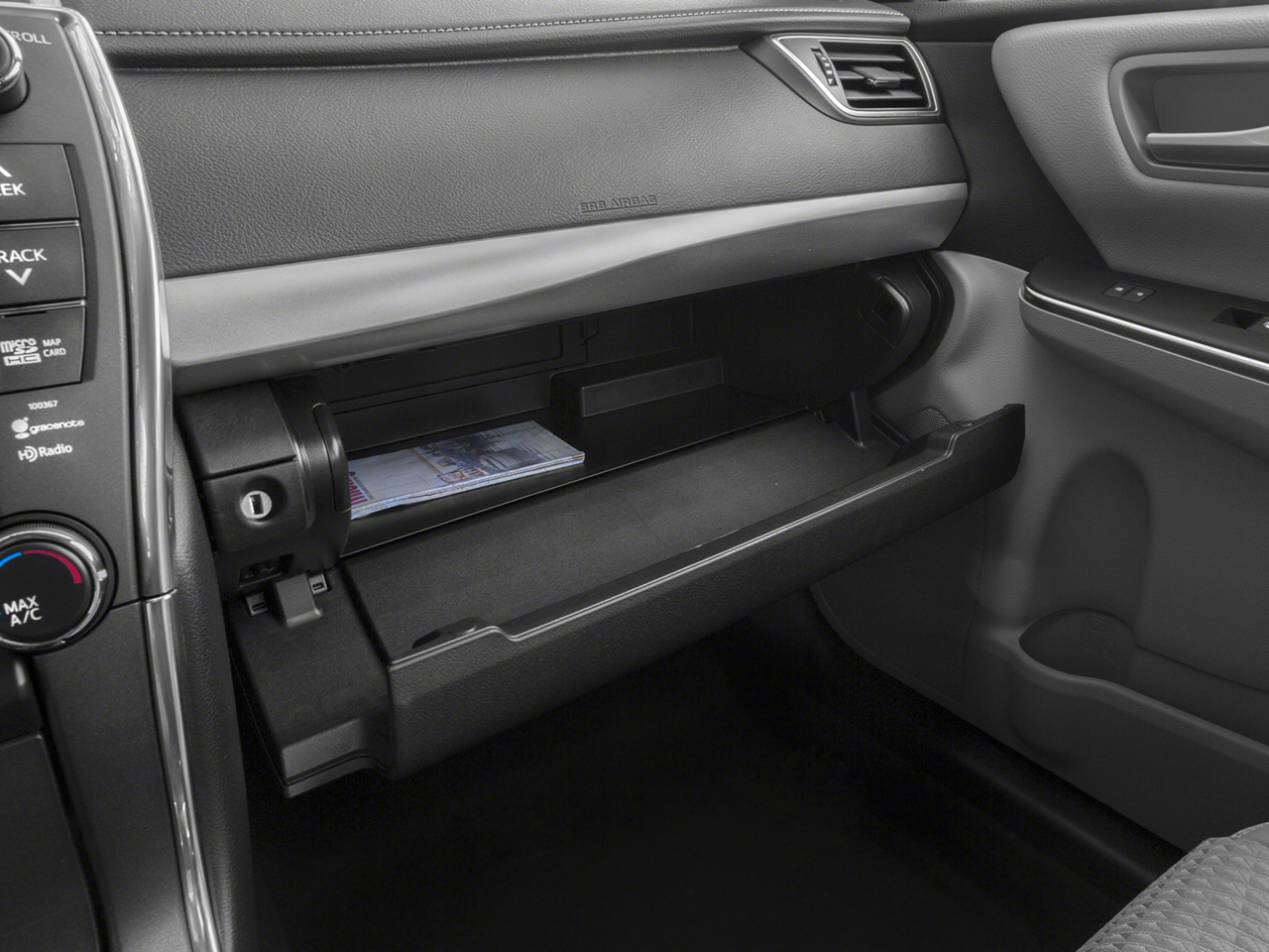 2017 Toyota CAMRY SE SEDAN