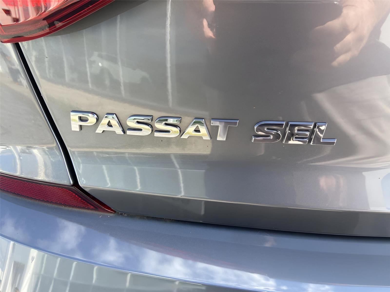2018 Volkswagen Passat 2.0T SEL Premium