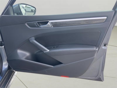 2018 Volkswagen Passat 2.0T SEL Premium