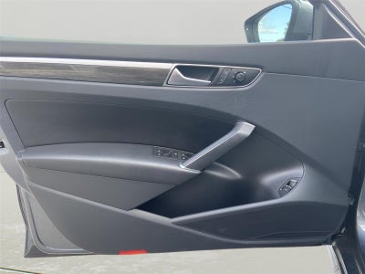 2018 Volkswagen Passat 2.0T SEL Premium