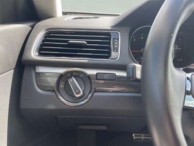 2018 Volkswagen Passat 2.0T SEL Premium