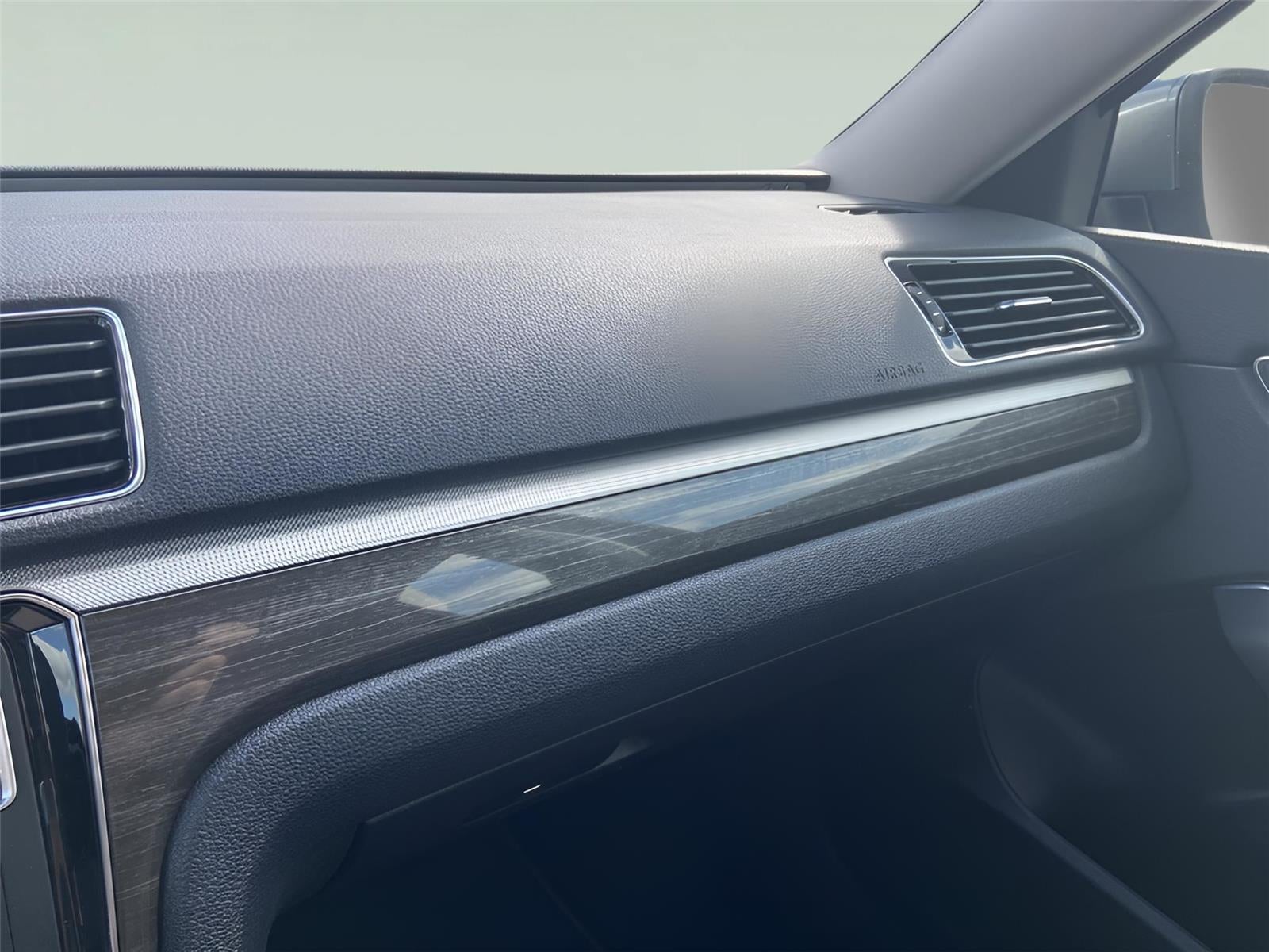 2018 Volkswagen Passat 2.0T SEL Premium