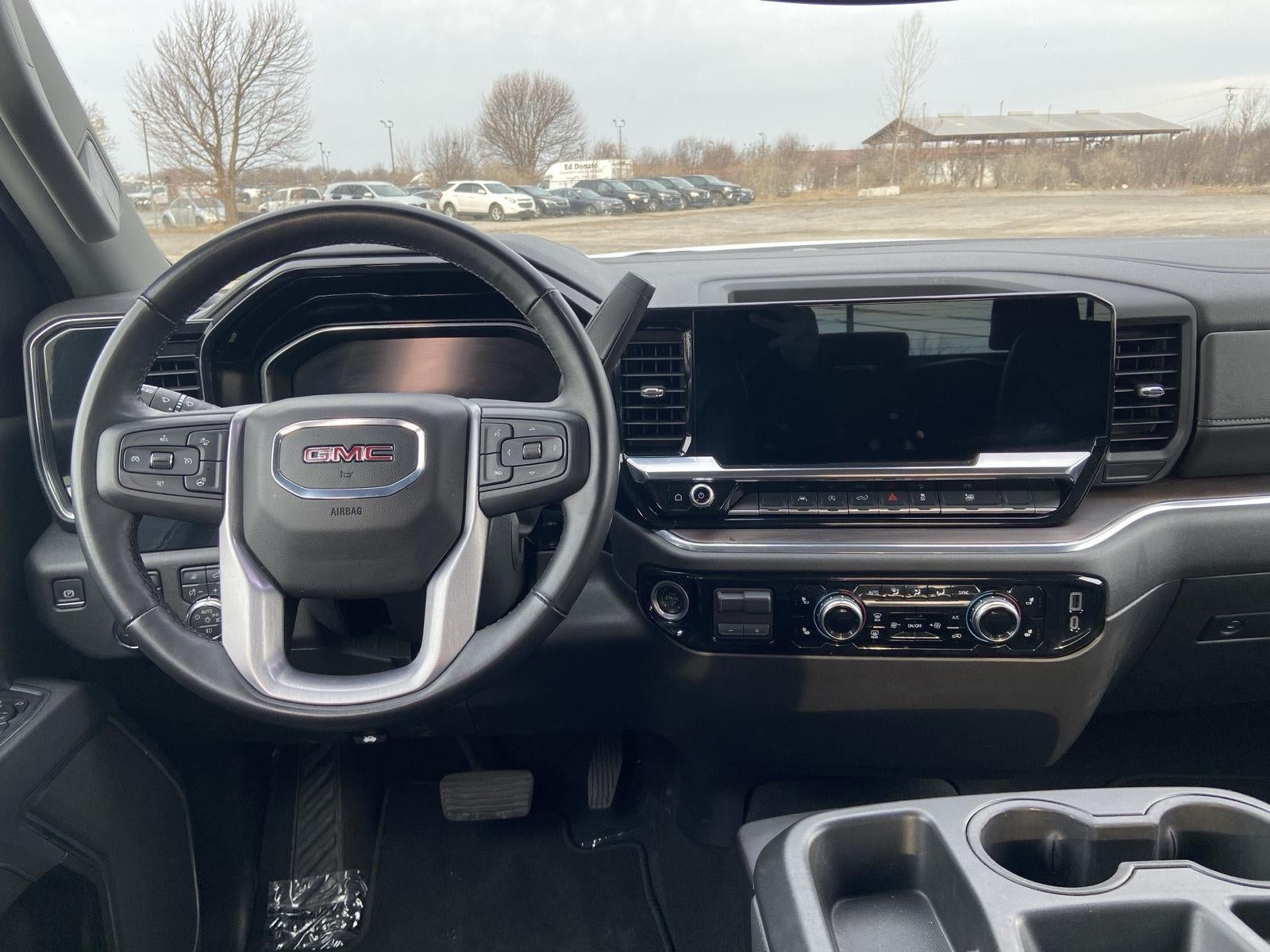 2025 GMC Sierra 1500 SLT