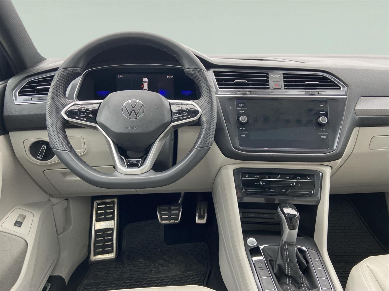 2022 Volkswagen Tiguan SE R-Line Black