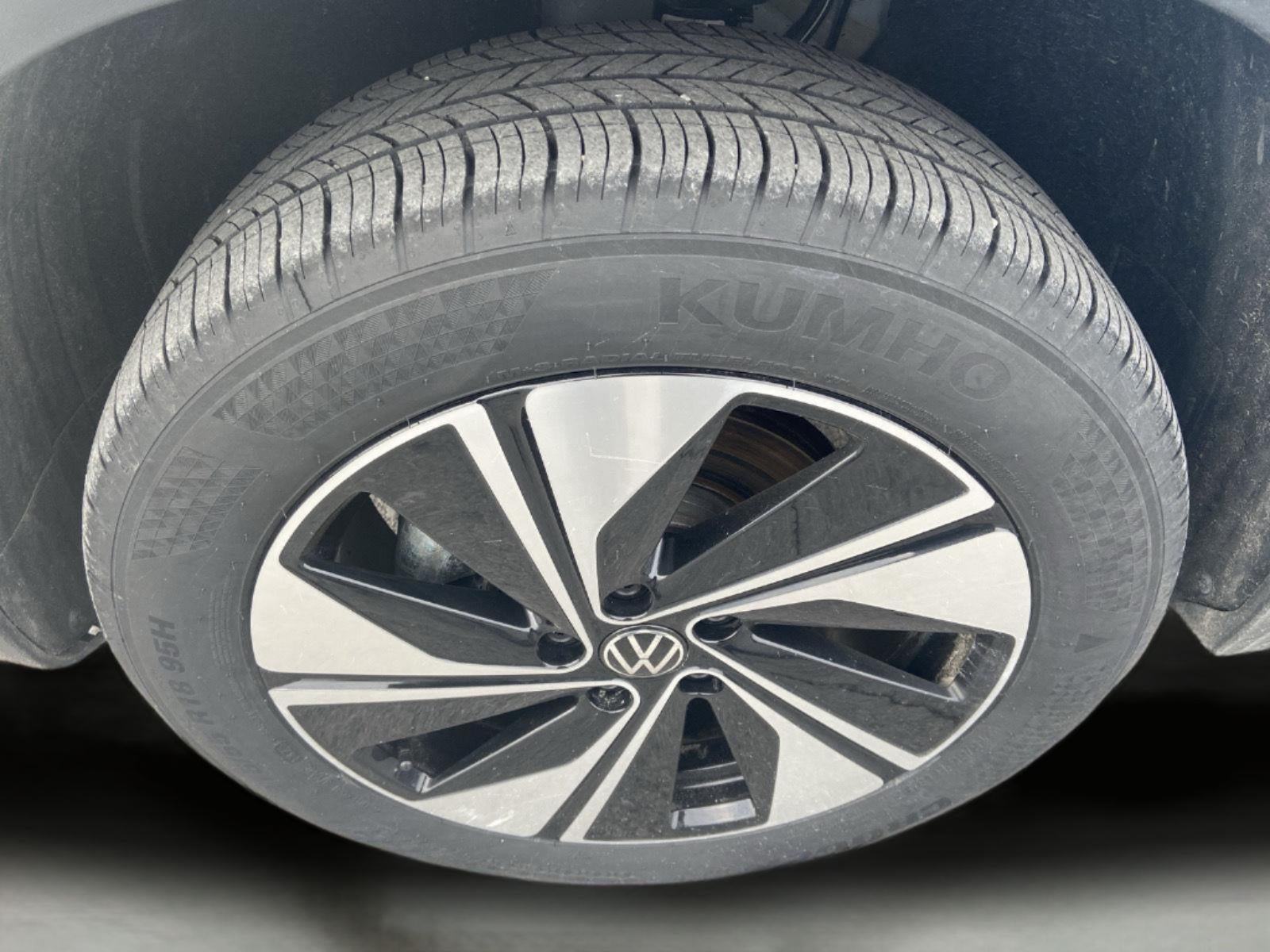 2025 Volkswagen Taos SE