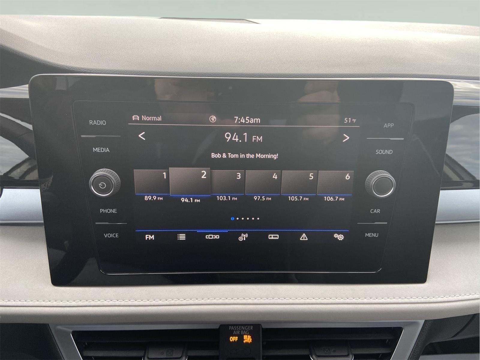 2025 Volkswagen Taos SE