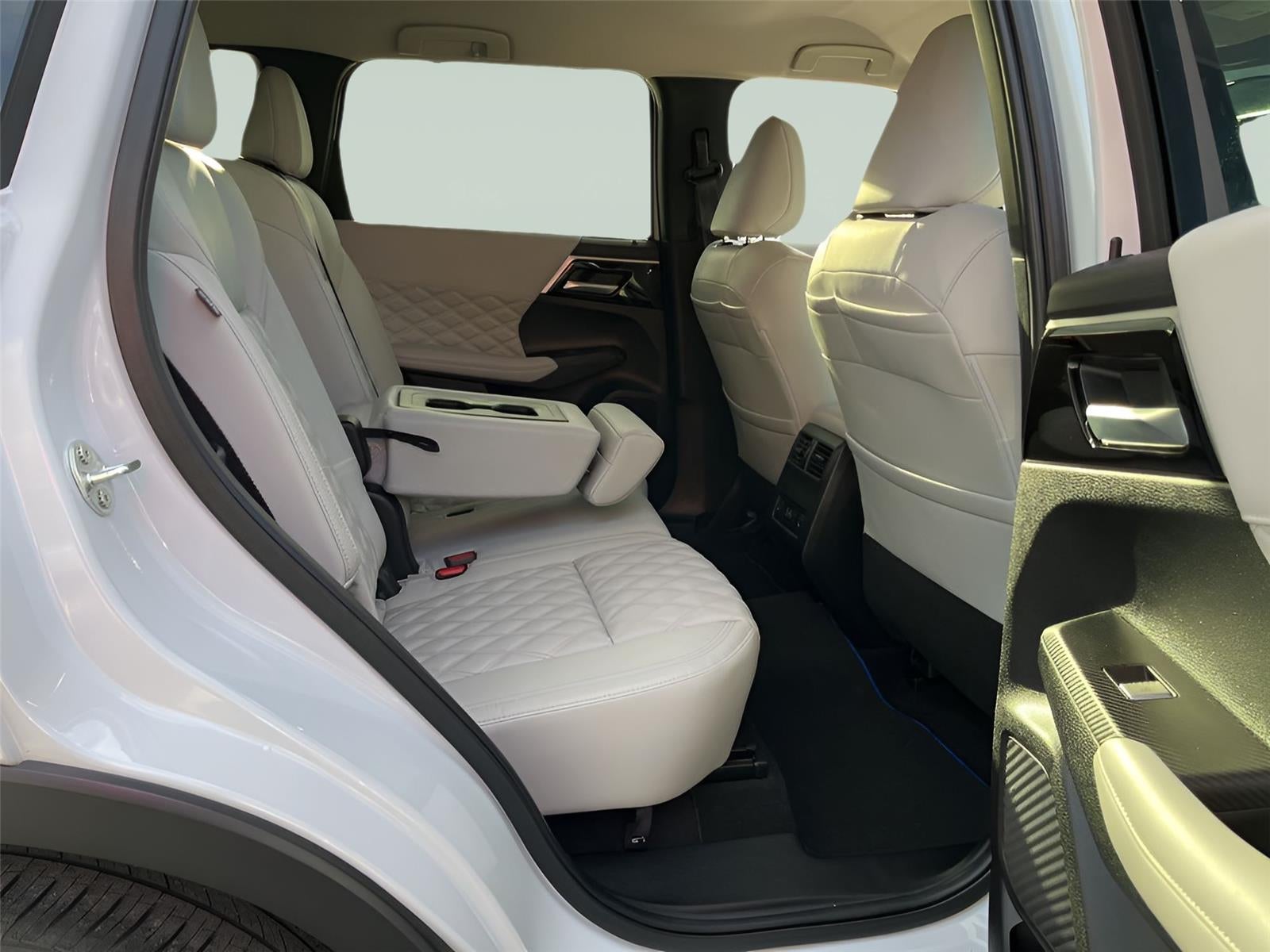 2023 Mitsubishi Outlander PHEV SEL