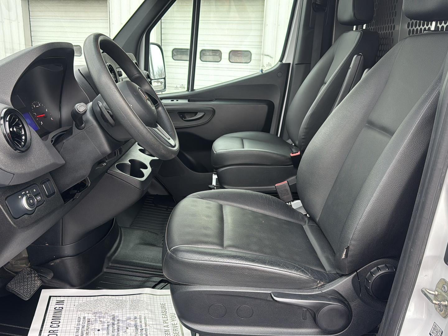 2022 Mercedes-Benz Sprinter Cargo Van 2500 Standard Roof V6 144 RWD