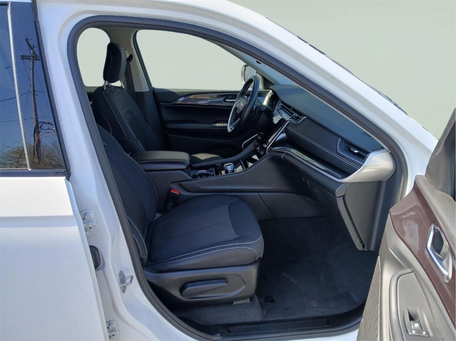 2022 Jeep Grand Cherokee L Laredo