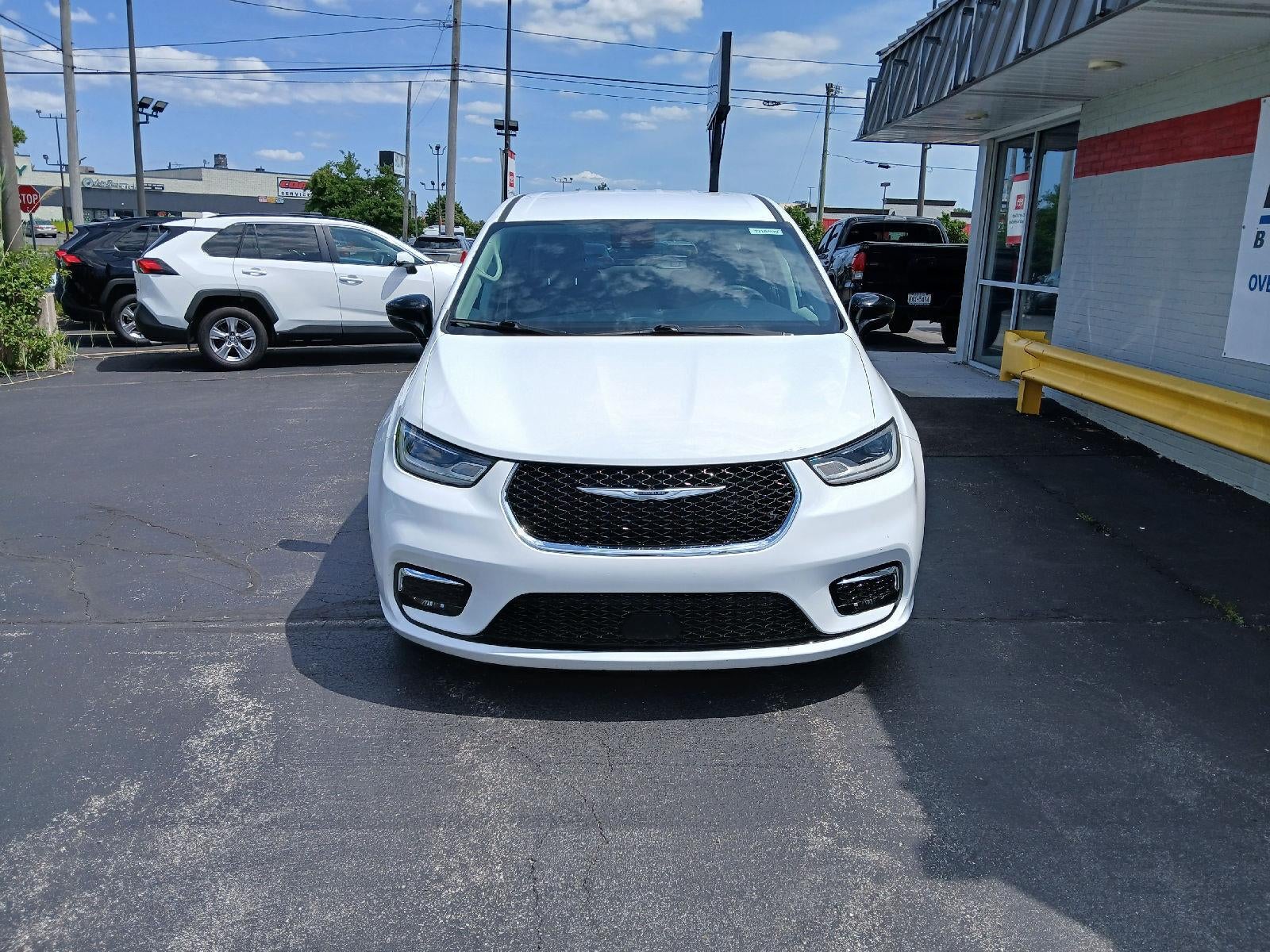 2024 Chrysler Pacifica Touring L