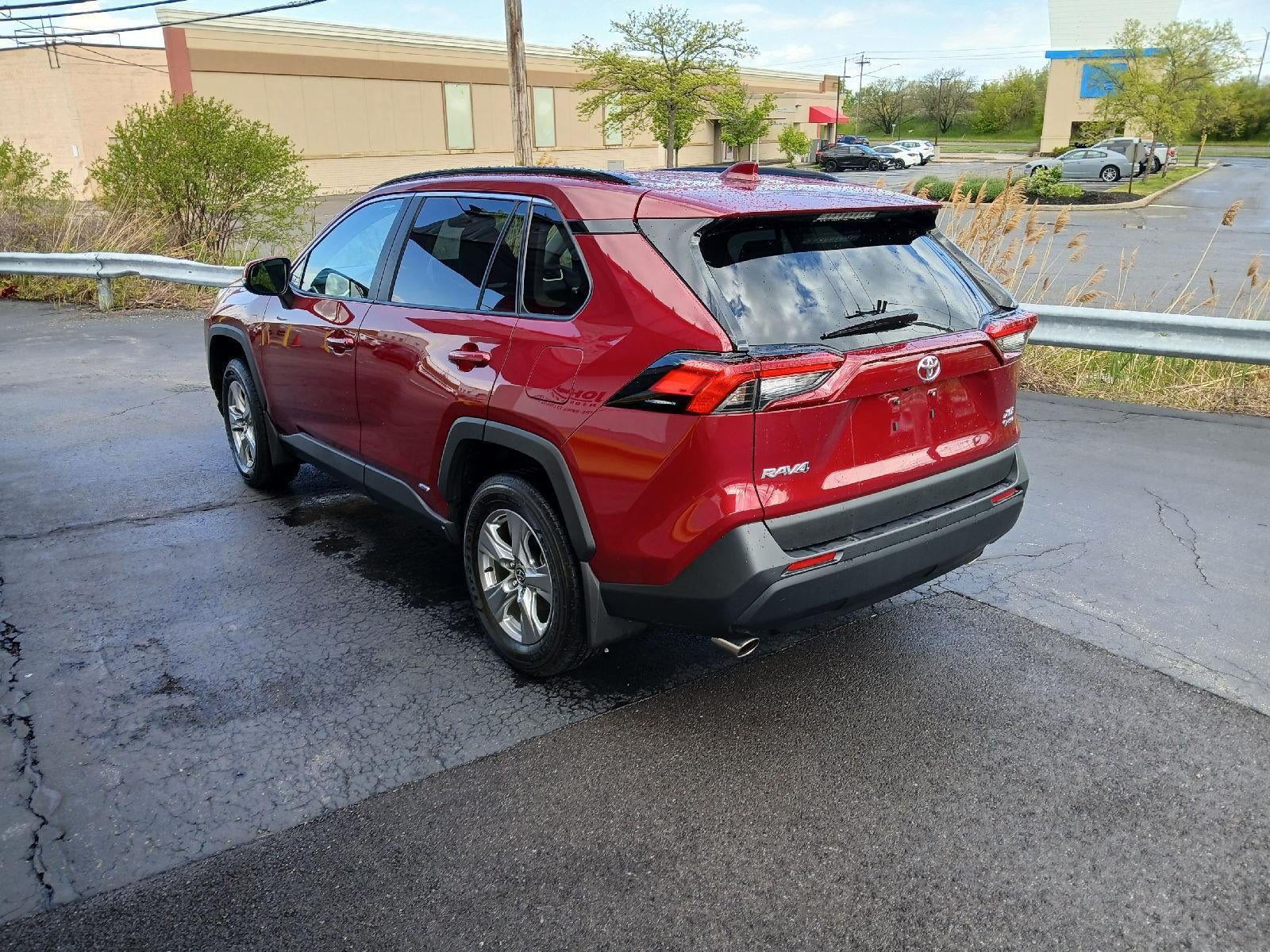 2025 Toyota RAV4 Hybrid XLE