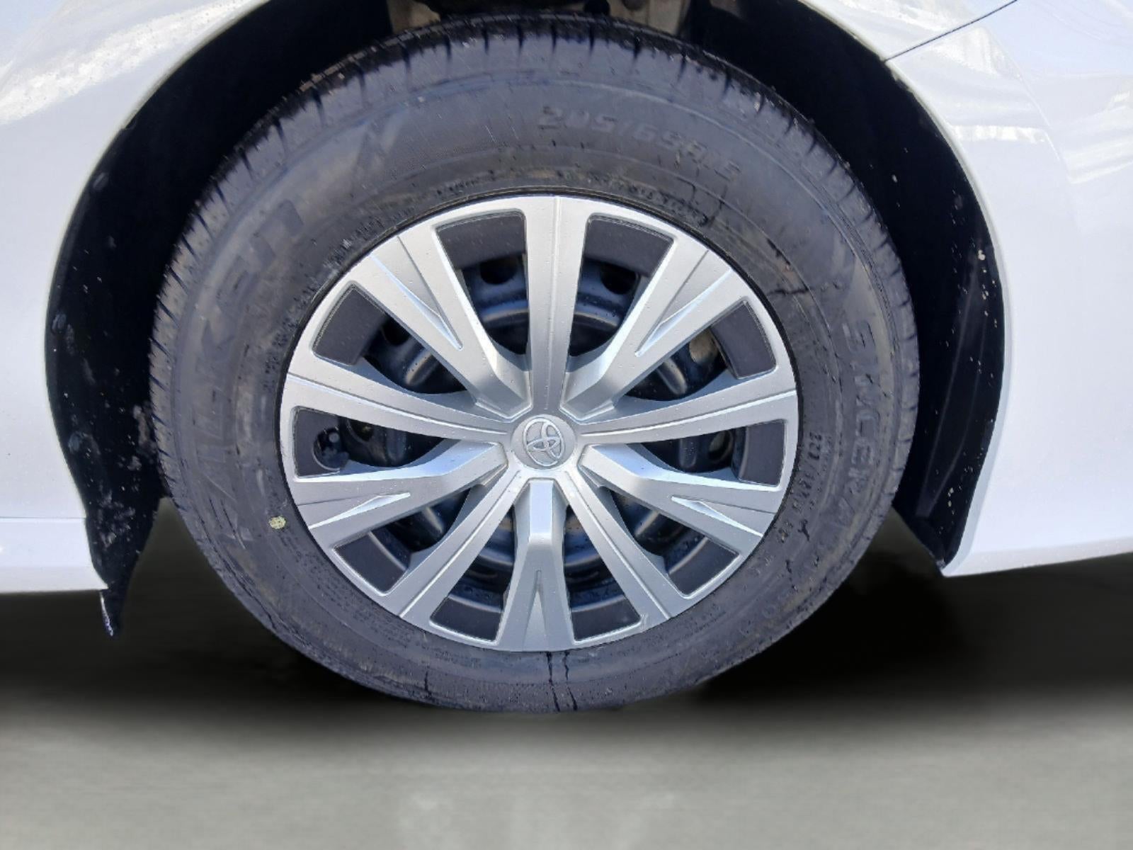 2022 Toyota CAMRY Hybrid LE