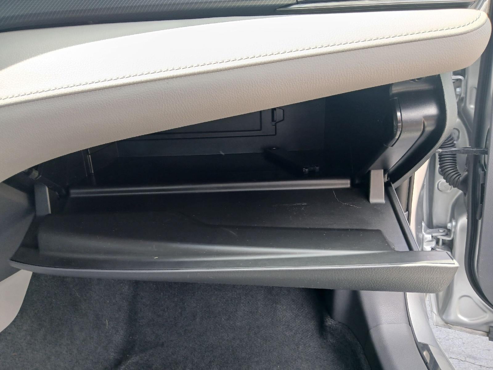 2024 Toyota Camry Hybrid LE