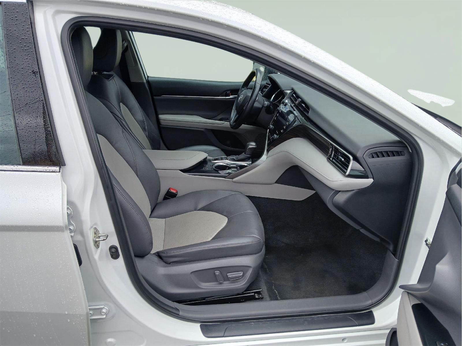 2020 Toyota CAMRY XLE