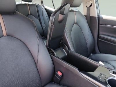 2020 Toyota Camry Hybrid XLE