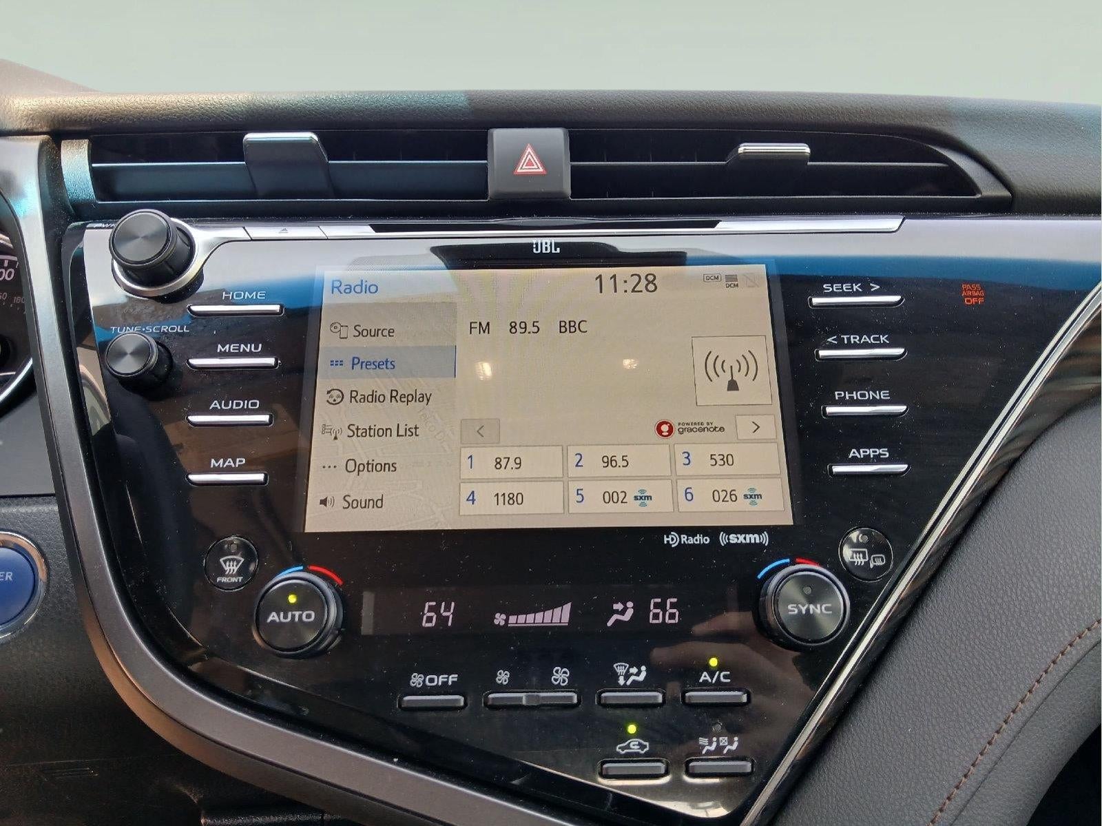 2020 Toyota Camry Hybrid XLE