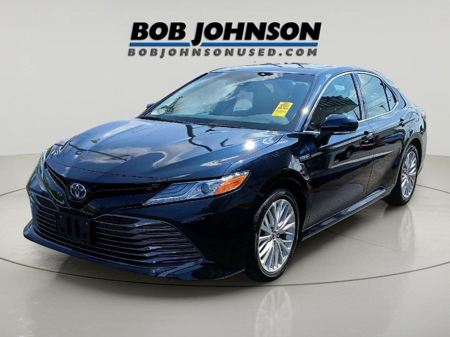 2020 Toyota Camry Hybrid XLE
