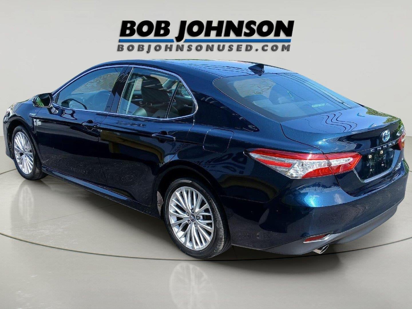 2020 Toyota Camry Hybrid XLE