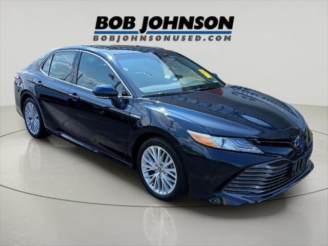 2020 Toyota Camry Hybrid XLE