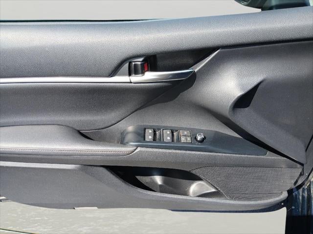 2020 Toyota Camry Hybrid XLE