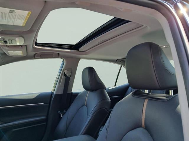 2020 Toyota Camry Hybrid XLE