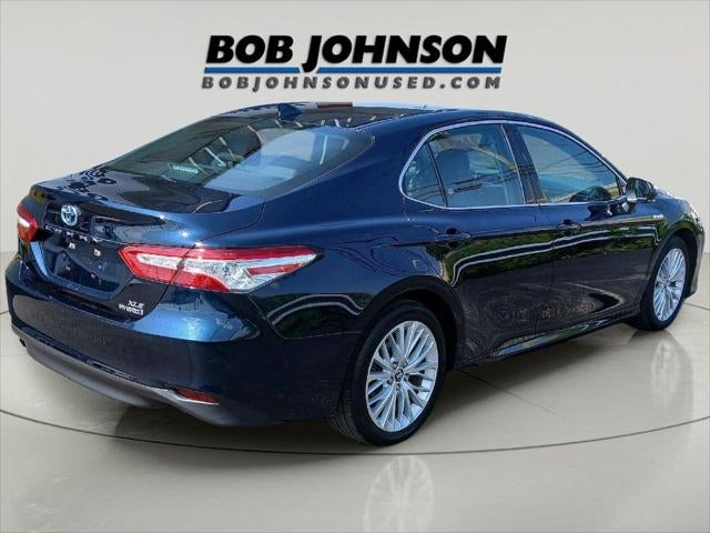 2020 Toyota Camry Hybrid XLE
