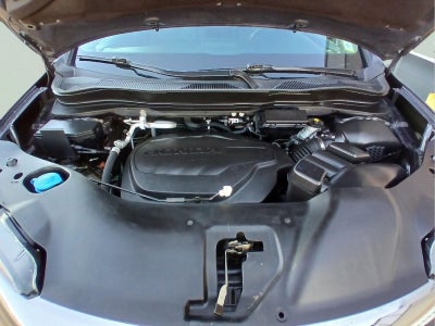 2022 Honda Pilot Touring w/Rear Captain's Chairs