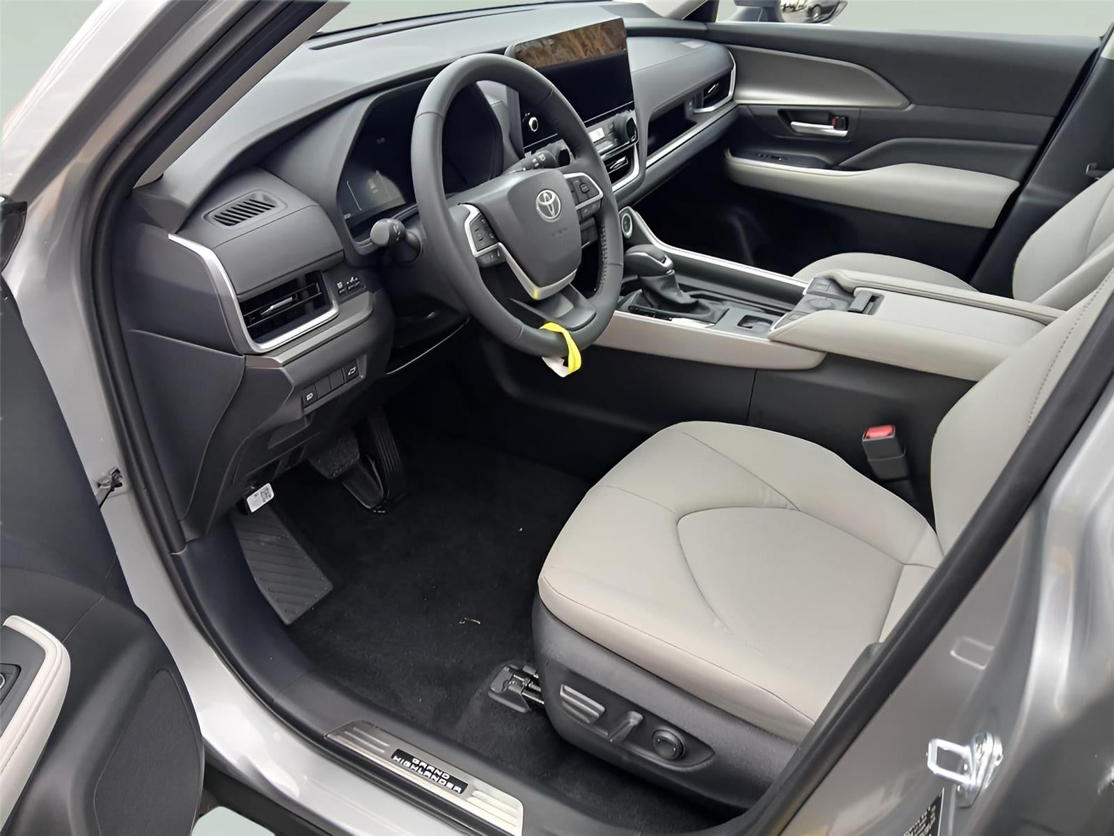 2025 Toyota Grand Highlander Hybrid XLE