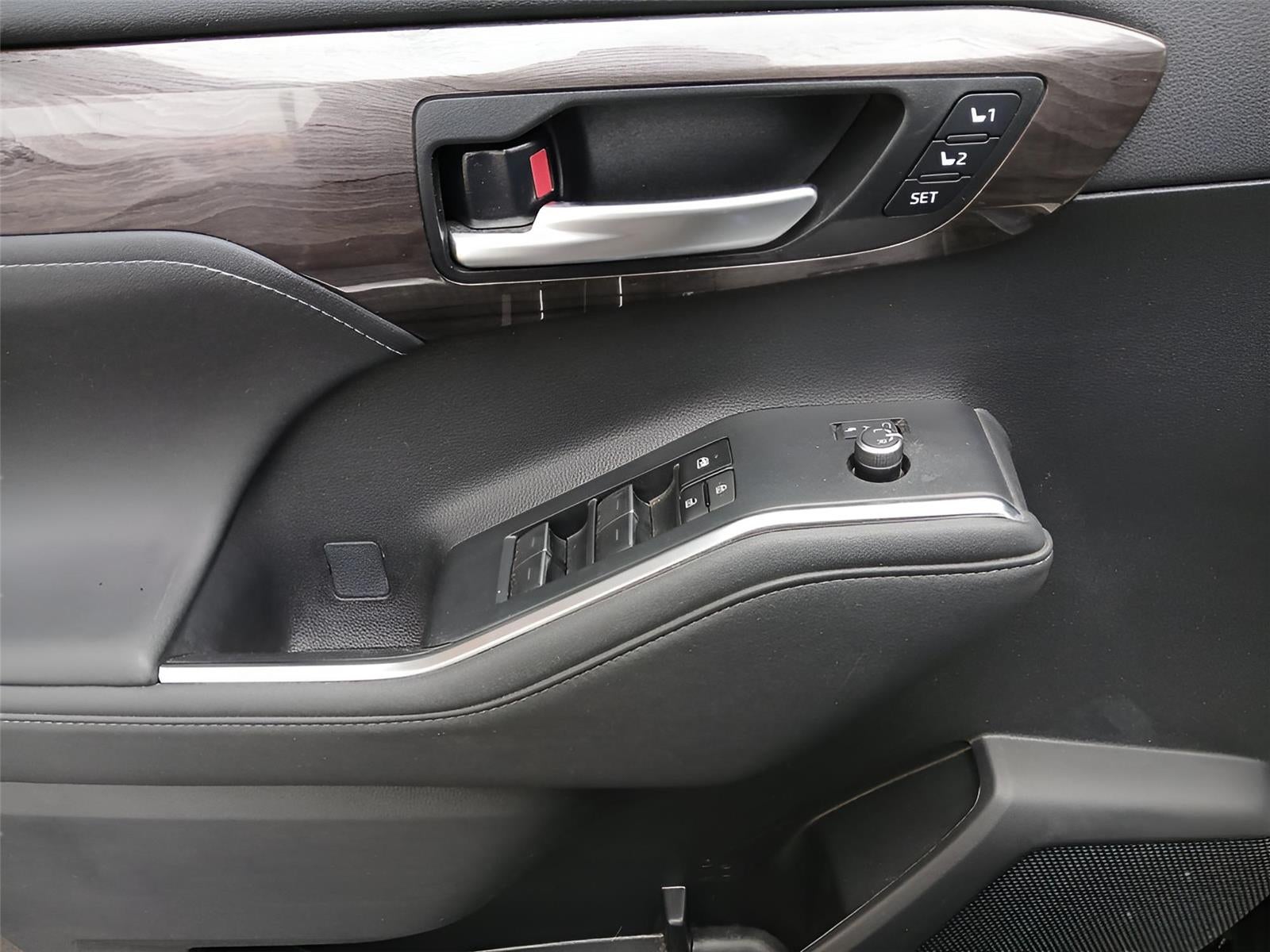 2023 Toyota HIGHLANDER HYBRD Platinum