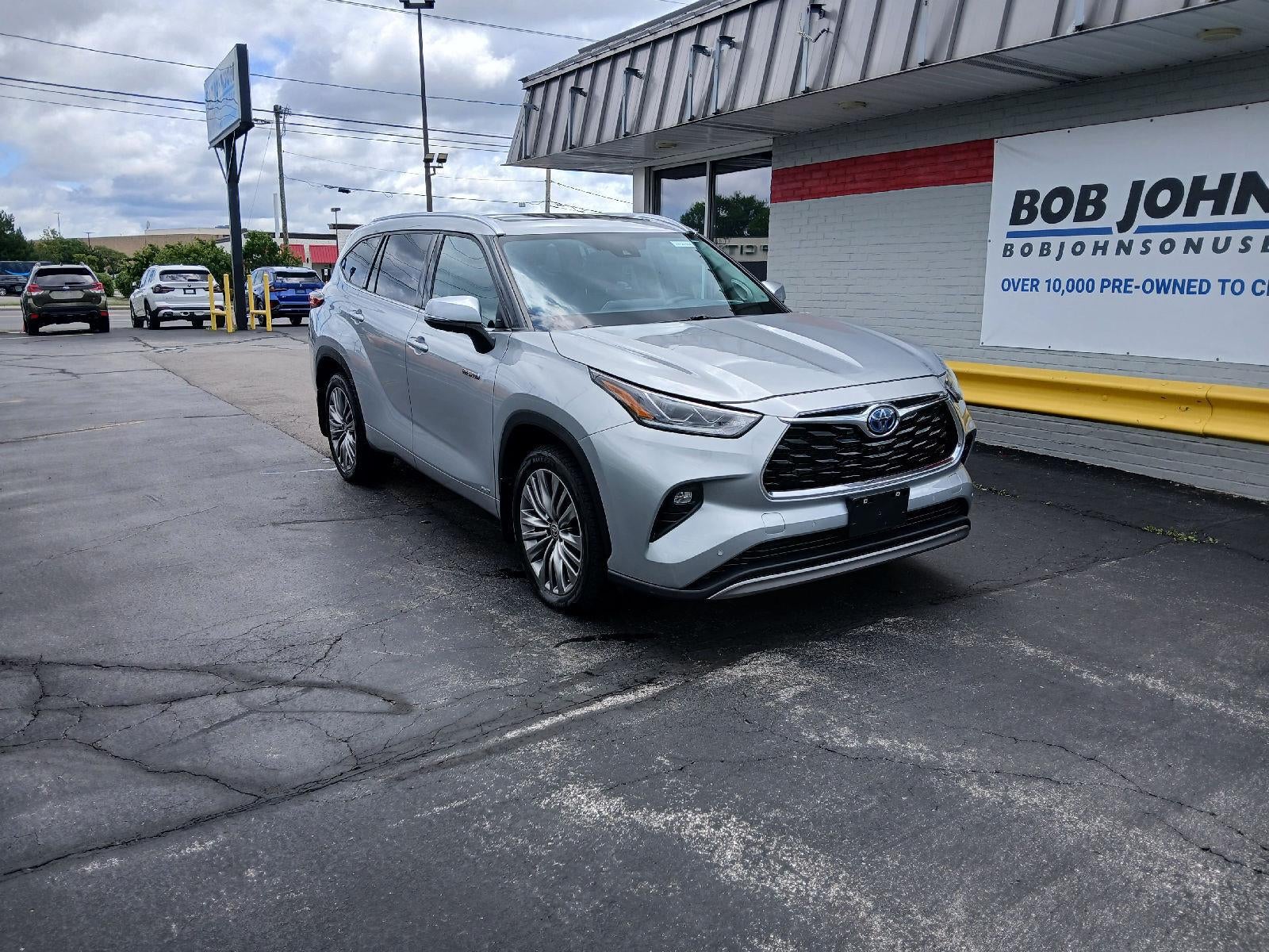 2021 Toyota Highlander Hybrid Platinum