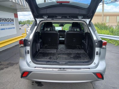 2021 Toyota Highlander Hybrid Platinum