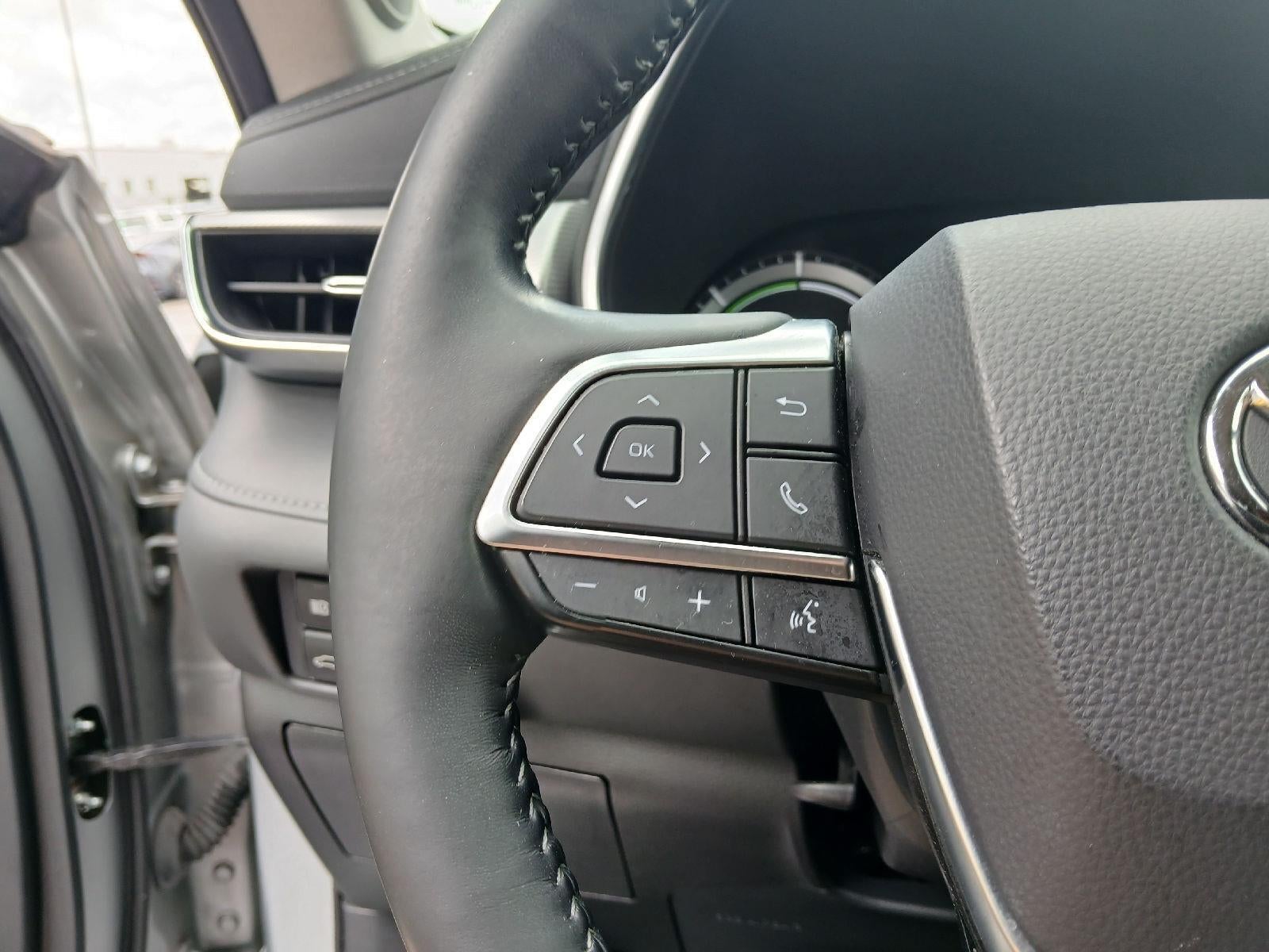2021 Toyota Highlander Hybrid Platinum