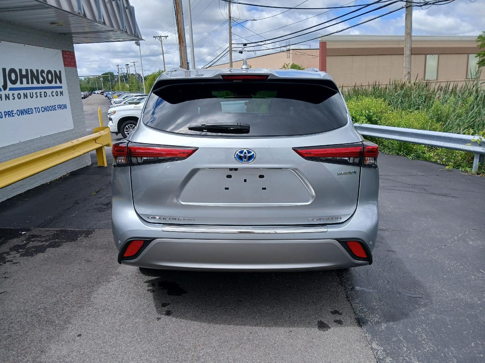 2021 Toyota Highlander Hybrid Platinum