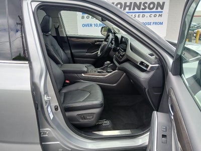 2021 Toyota Highlander Hybrid Platinum