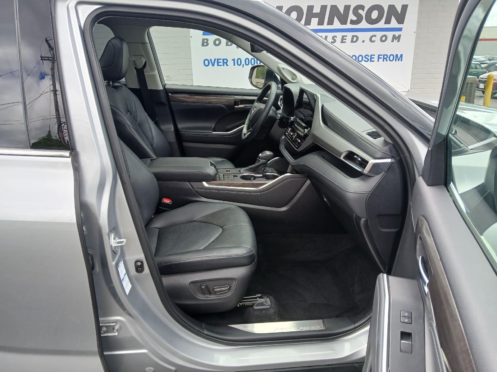 2021 Toyota Highlander Hybrid Platinum