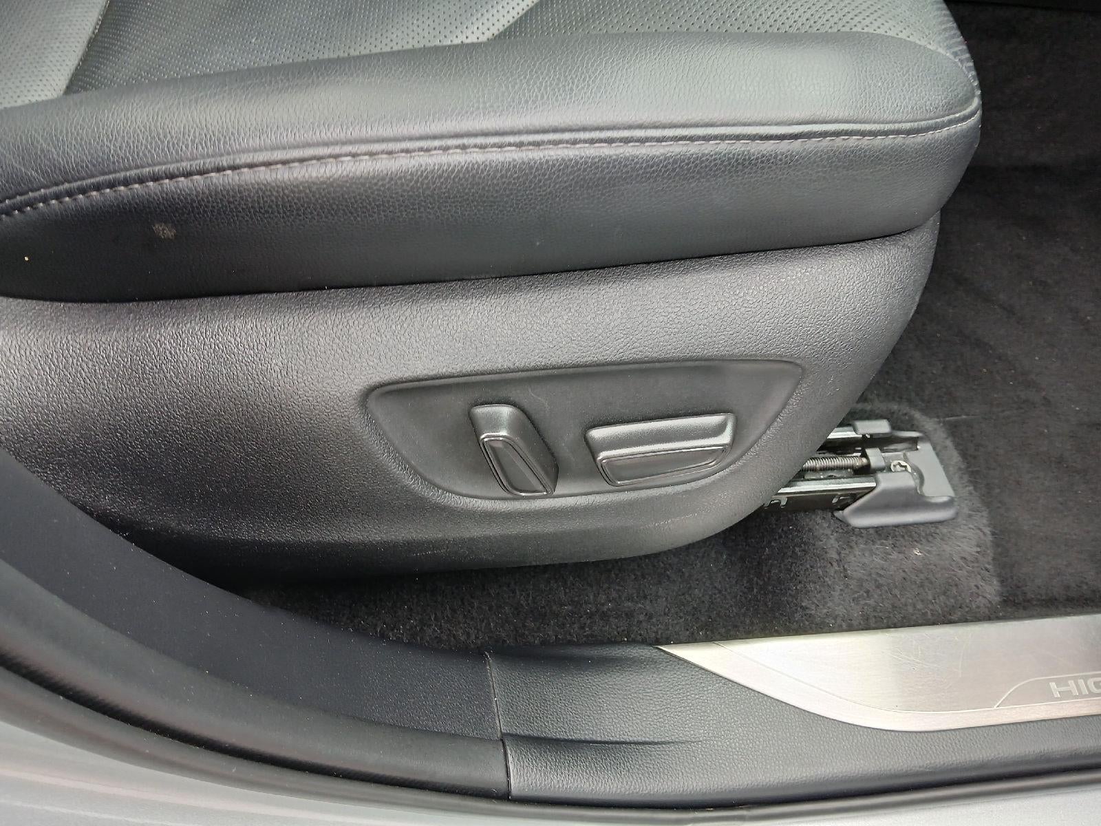2021 Toyota Highlander Hybrid Platinum