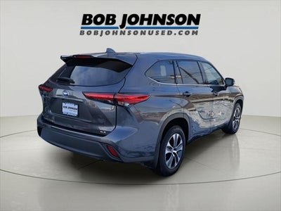 2022 Toyota HIGHLANDER HYBRD XLE