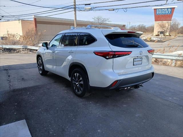 2021 Toyota HIGHLANDER XLE