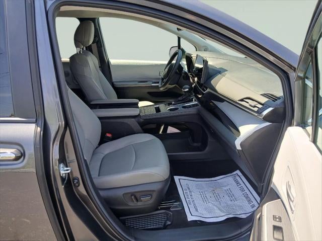 2025 Toyota Sienna XLE 7-Passenger