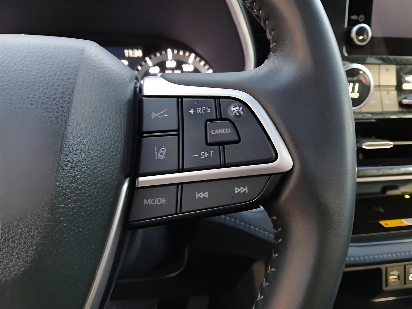 2023 Toyota HIGHLANDER HYBRD XLE