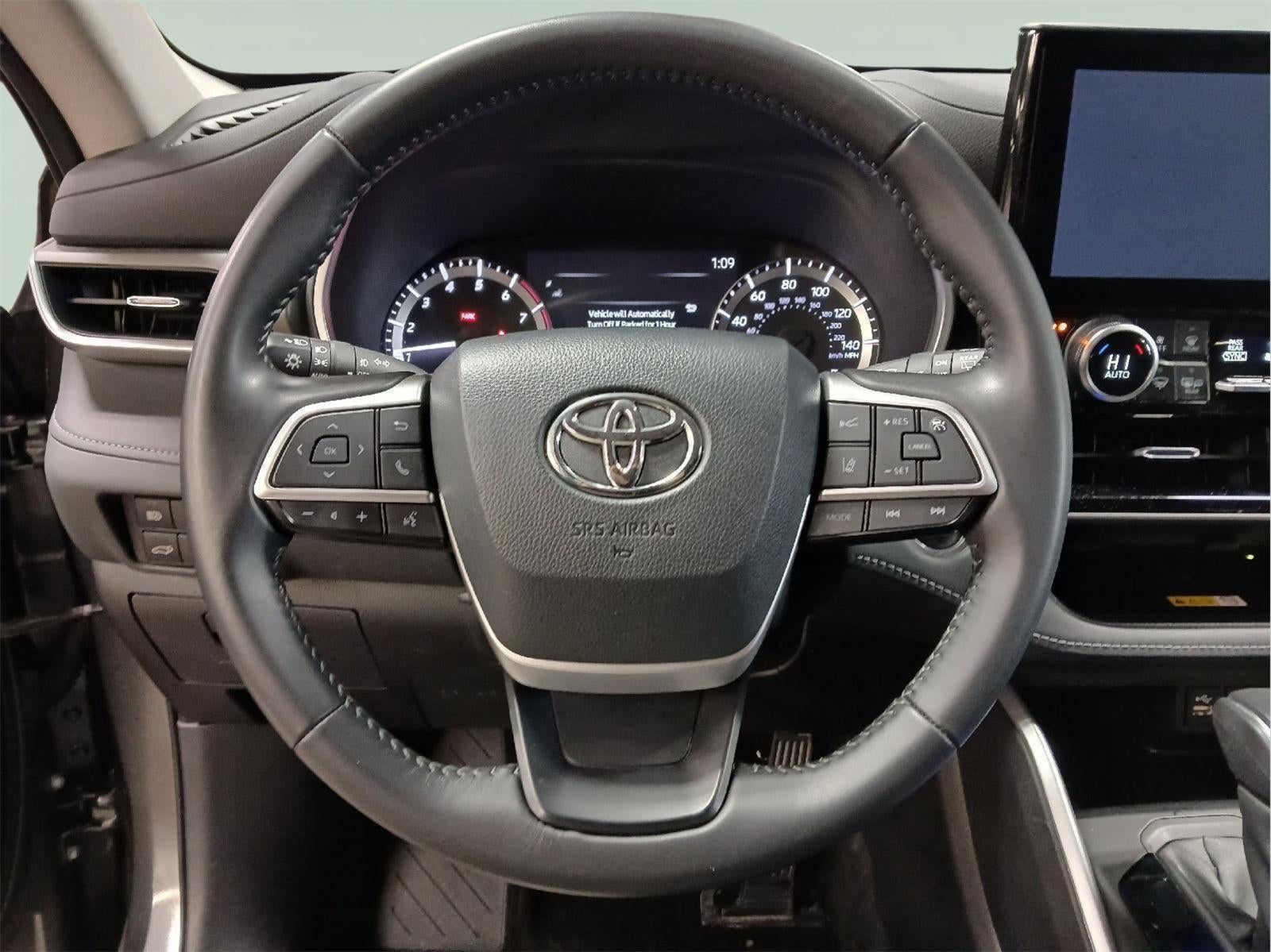 2024 Toyota HIGHLANDER XLE