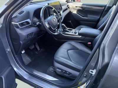 2023 Toyota HIGHLANDER Platinum