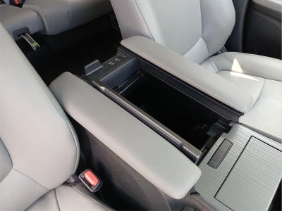 2025 Toyota Sienna XLE FWD 8-PASSENGER