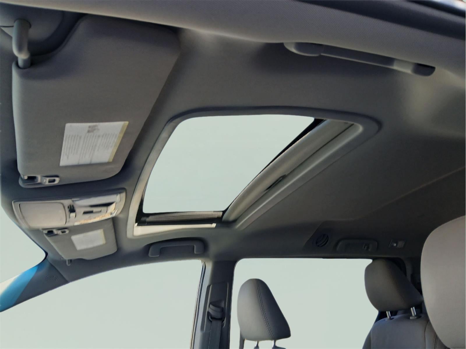 2017 Toyota SIENNA XLE 3.5L XLE 8-Passenger