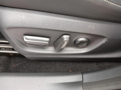 2025 Toyota CROWN SIGNIA XLE