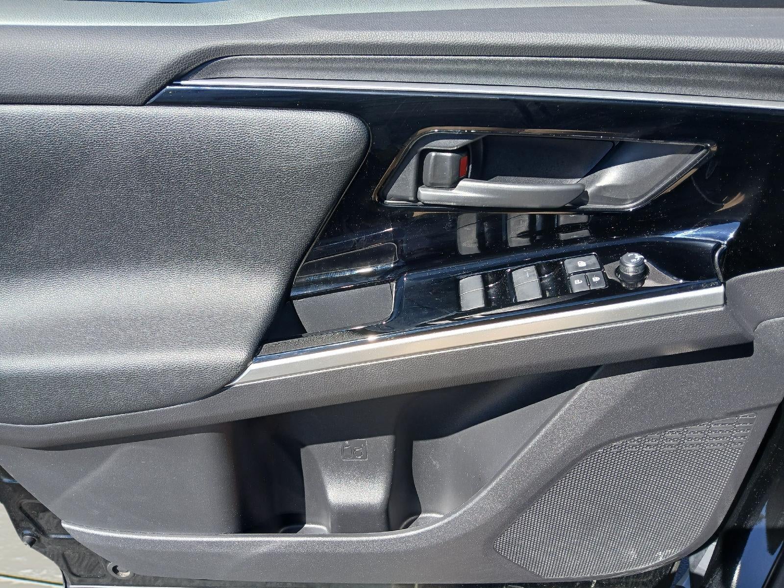 2025 Toyota bZ4X XLE