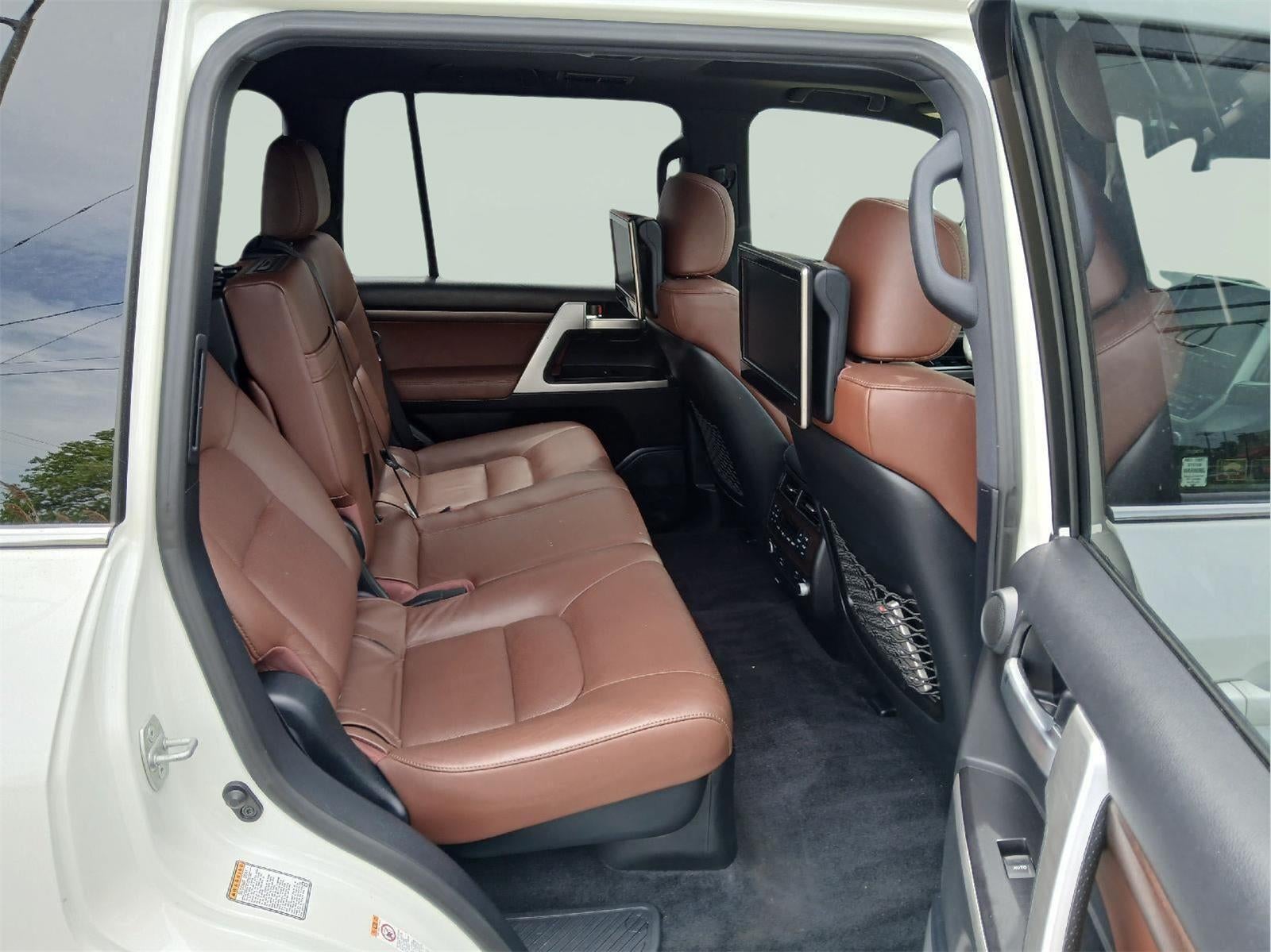 2016 Toyota Land Cruiser Base