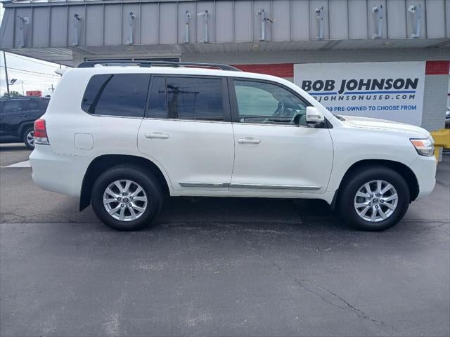 2016 Toyota Land Cruiser Base
