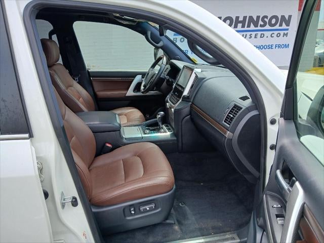 2016 Toyota Land Cruiser Base