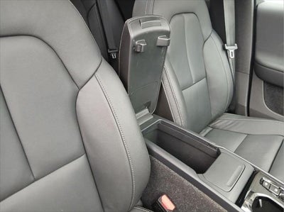 2025 Volvo XC40 Ultra Dark Theme